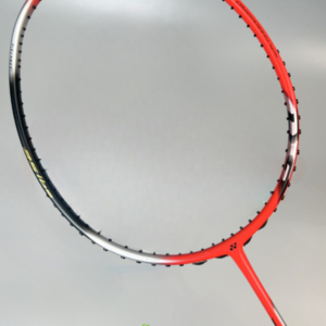 Vợt Yonex Astrox 3 DG mang lại cảm giác chắc chắn, mạnh mẽ