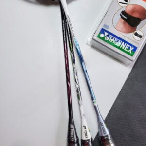 Yonex Nanoflare 200 cho phép người chơi chuyển đổi linh hoạt, nhanh chóng giữa tấn công và phong thủ