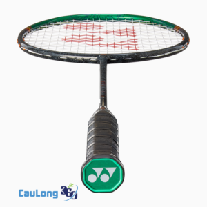 Trên sân, Astrox 99 Play 2025 thể hiện khả năng kiểm soát cầu vượt trội