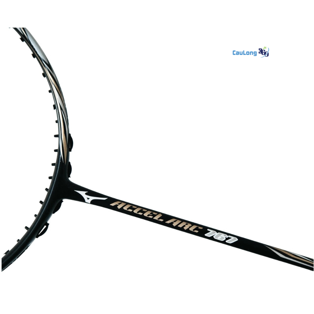 Vợt phù hợp với lối chơi thiên về tấn công